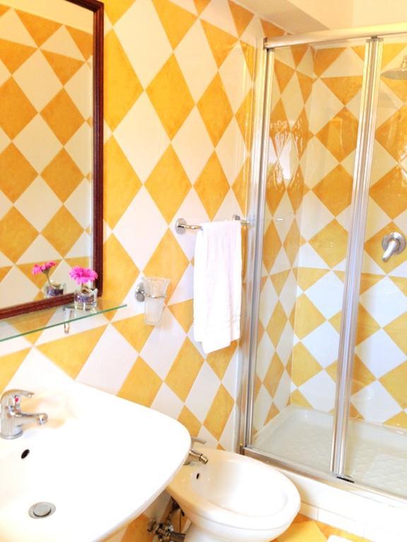 Residenza Camilla Hotel Рим Екстериор снимка