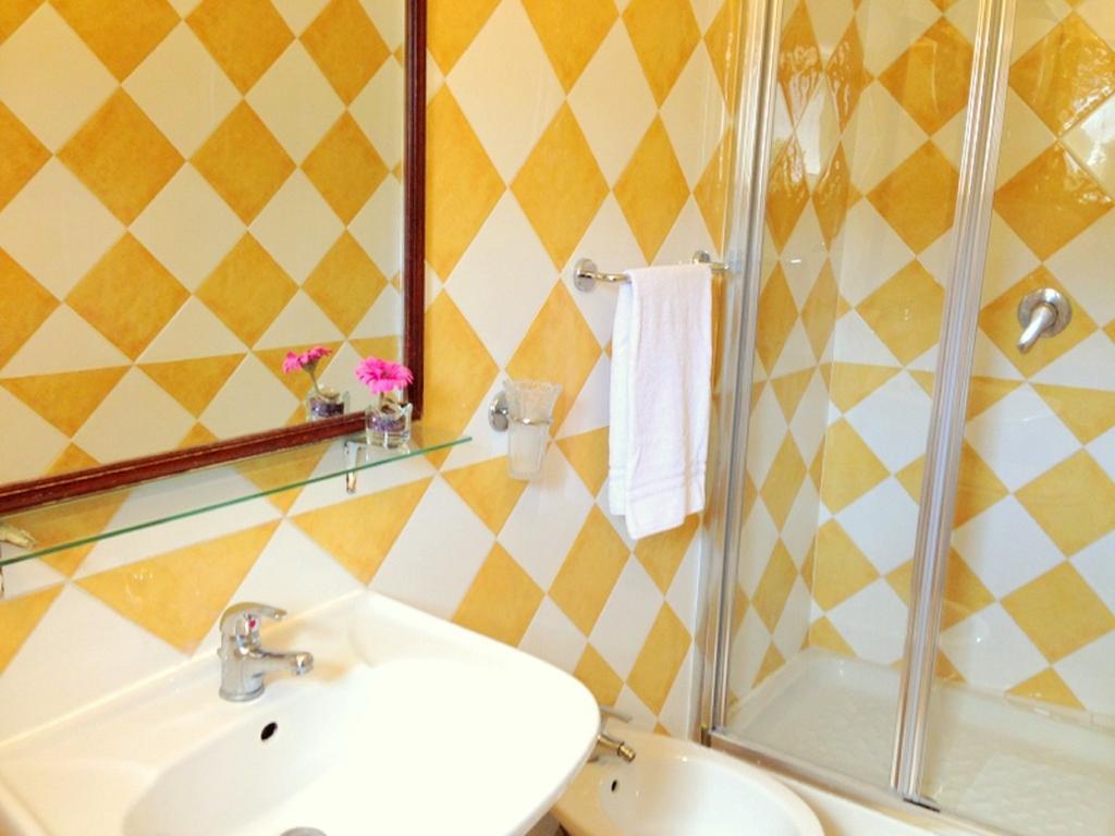 Residenza Camilla Hotel Рим Екстериор снимка