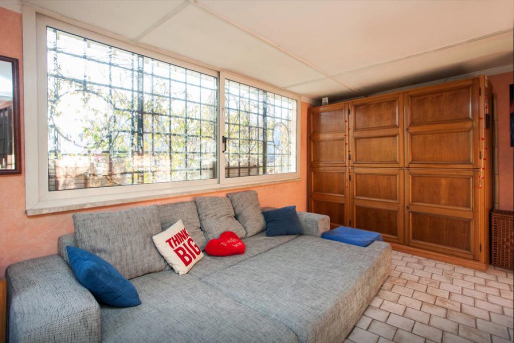 Residenza Camilla Hotel Рим Екстериор снимка