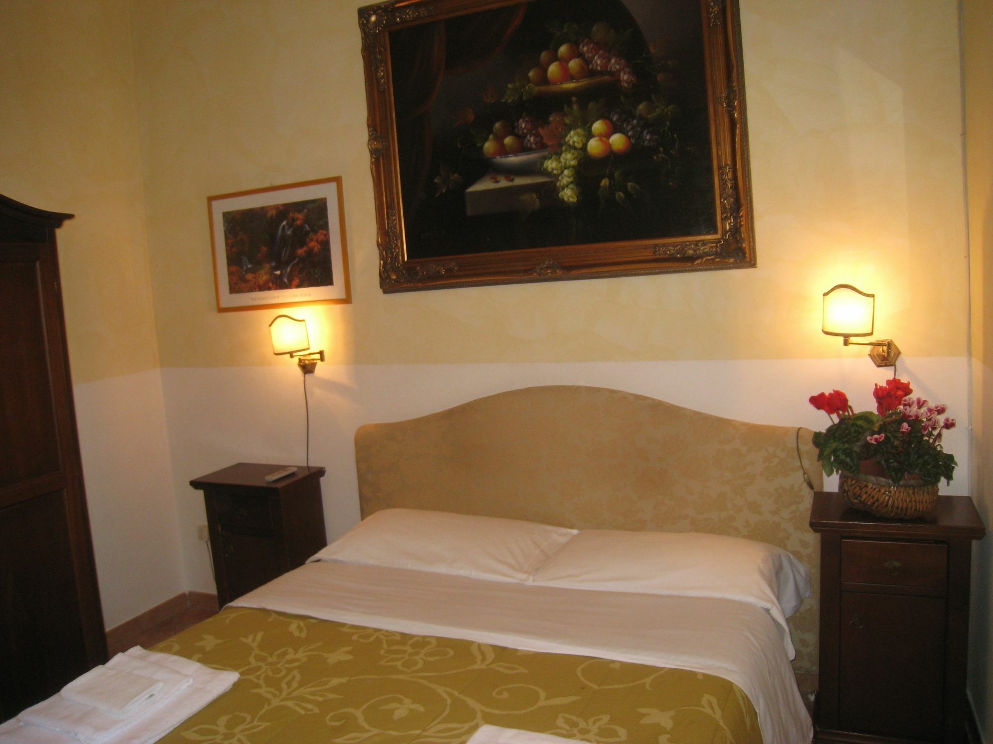 Residenza Camilla Hotel Рим Екстериор снимка