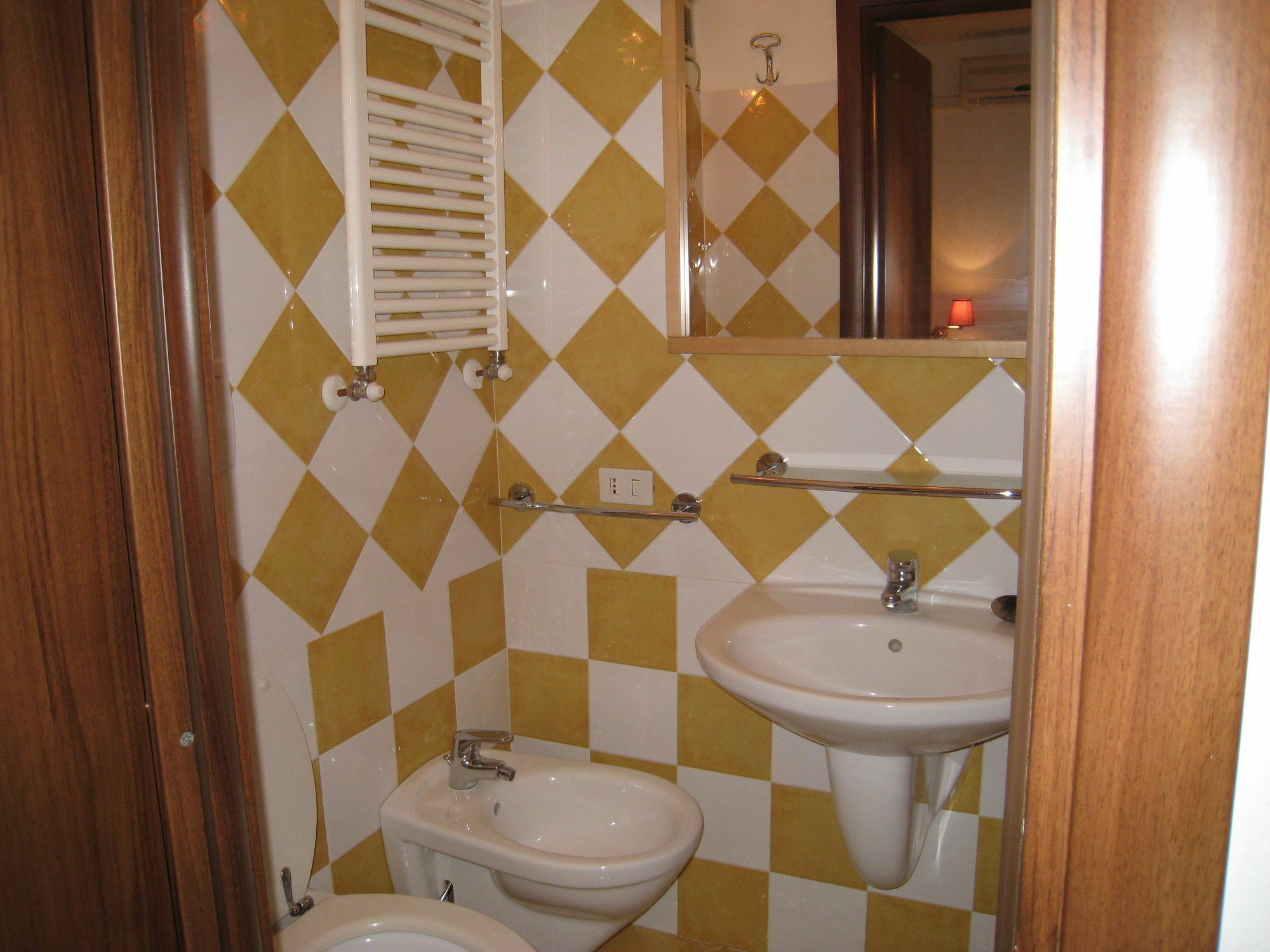 Residenza Camilla Hotel Рим Екстериор снимка