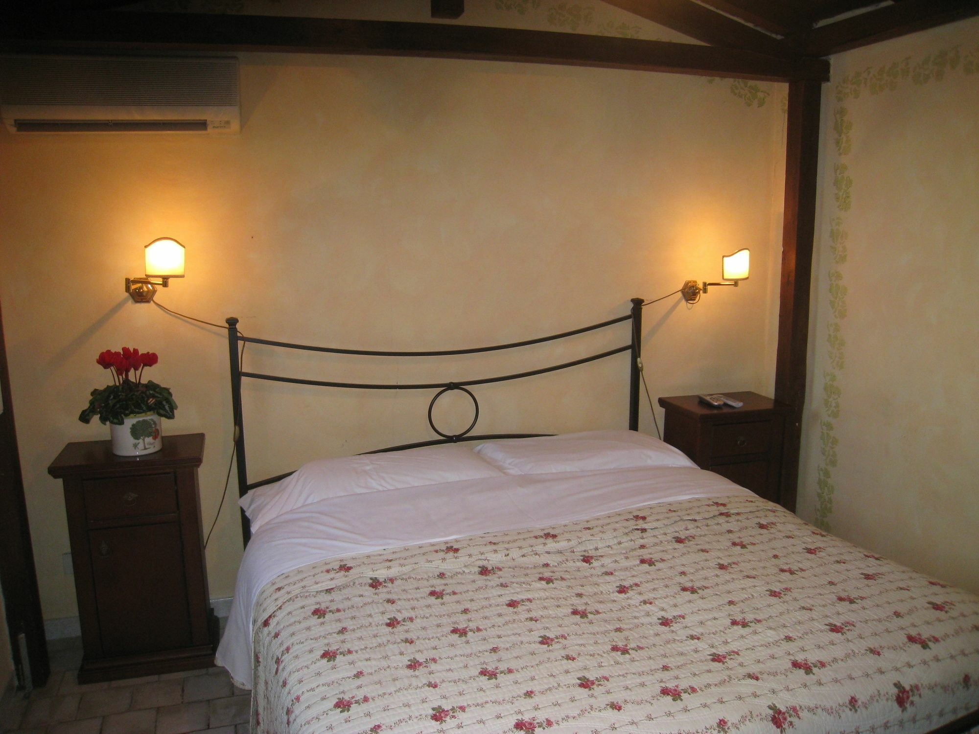 Residenza Camilla Hotel Рим Екстериор снимка